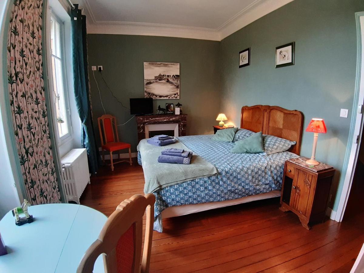 La Garenne Bed & Breakfast Bricquebec Bagian luar foto